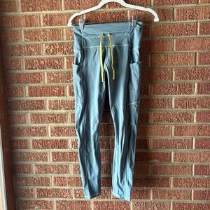 Fabletics Light Gray Drawstring Workout 7/8 High Waisted Legging Size Small